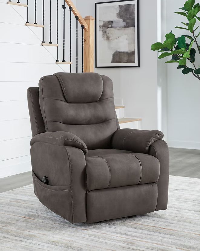 Recliners & Chairs