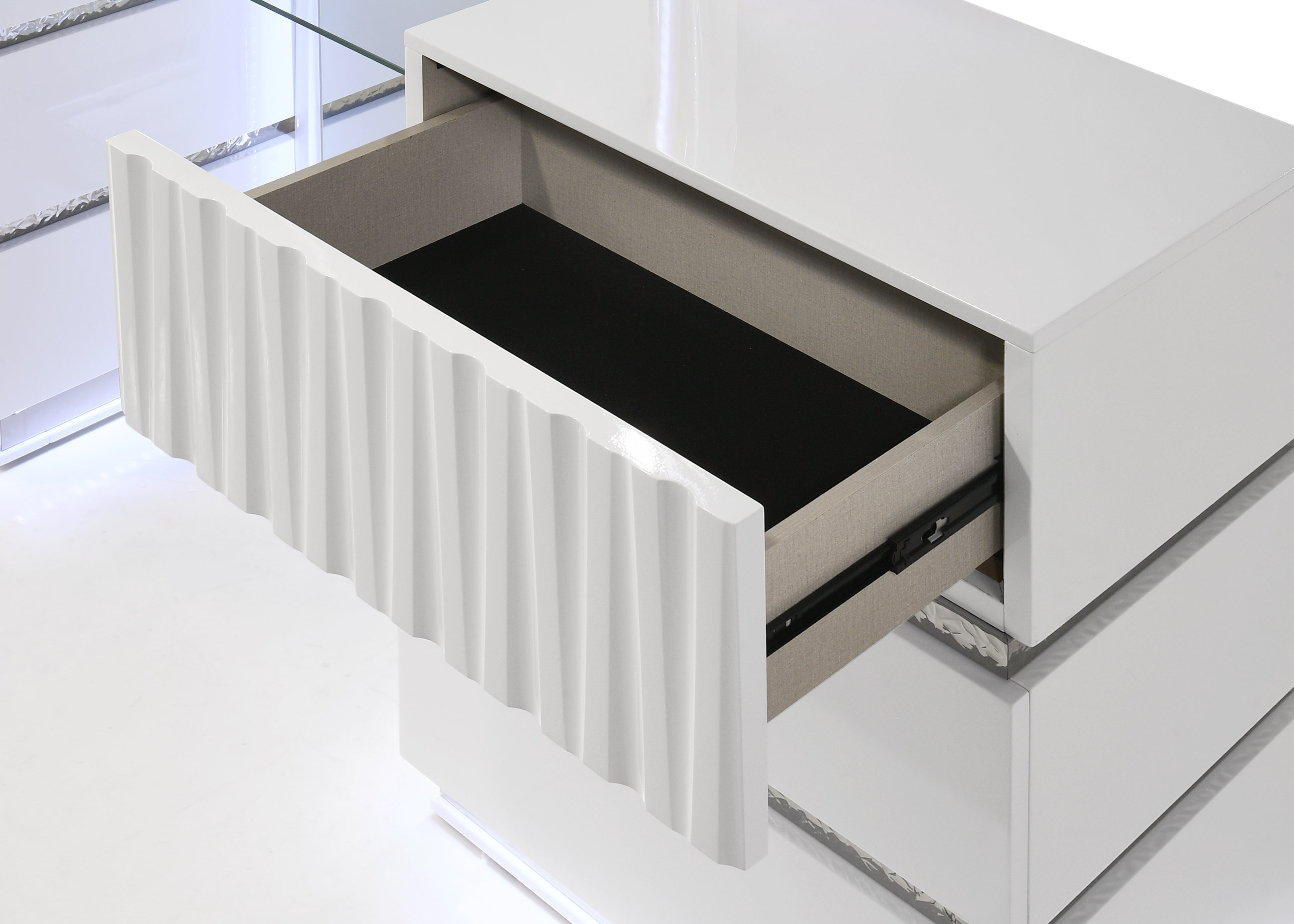 B32 Lisbon Vanity - Image 4