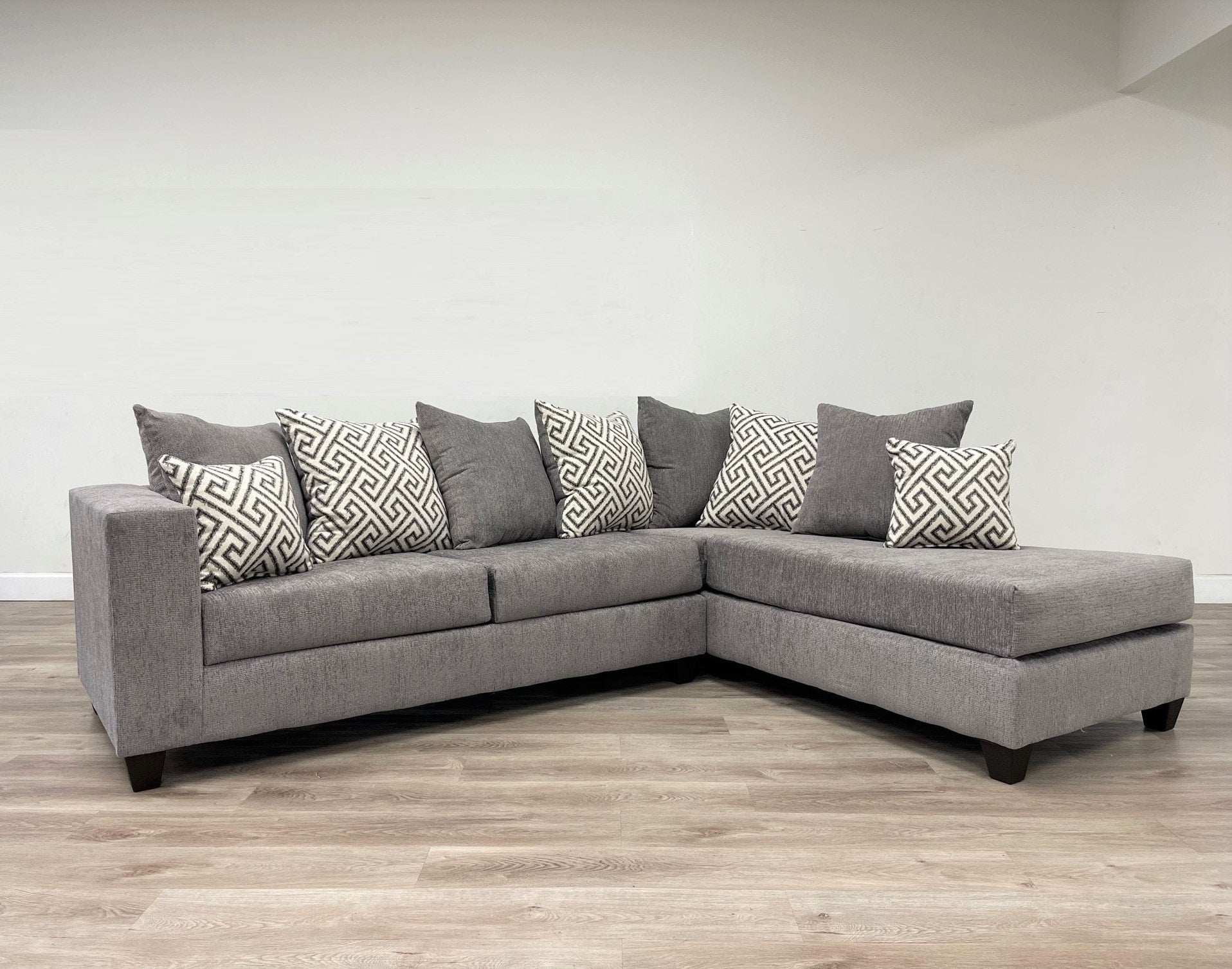 Nyere Smoke Sectional