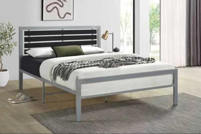 Luxe Metal  Full Platform Bed