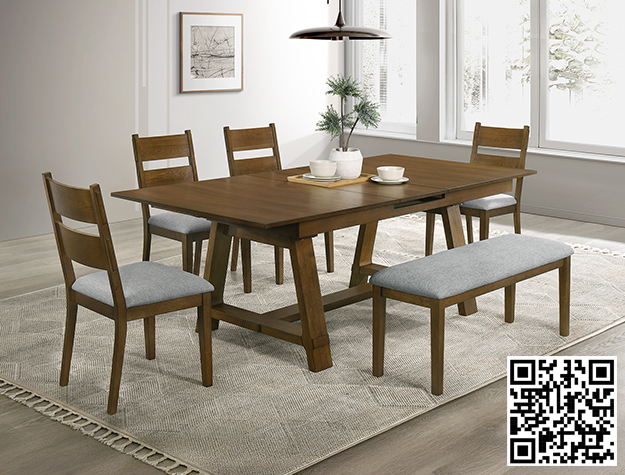 2135 Everly Dining Set