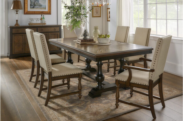 5703 Stonington Dining Set