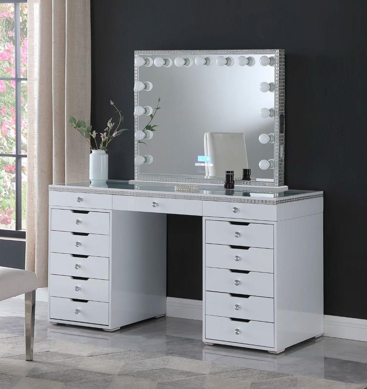 Cosmo Vanity Set