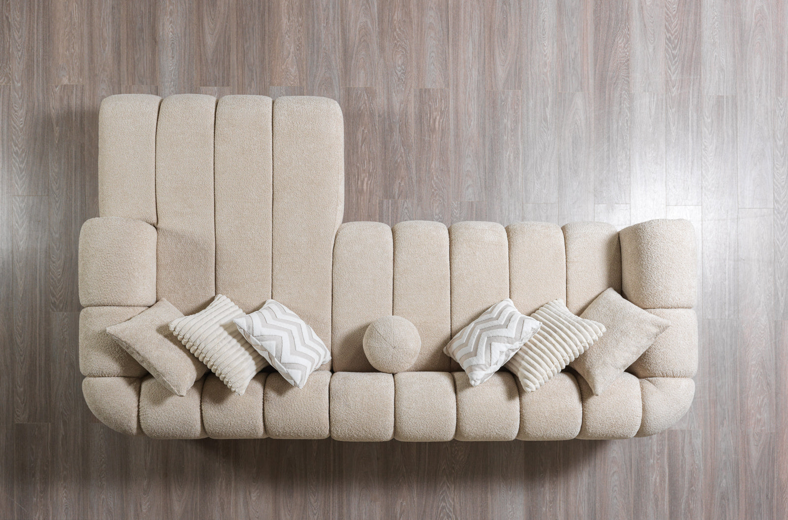 Lis Sand Boucle 115" Sectional