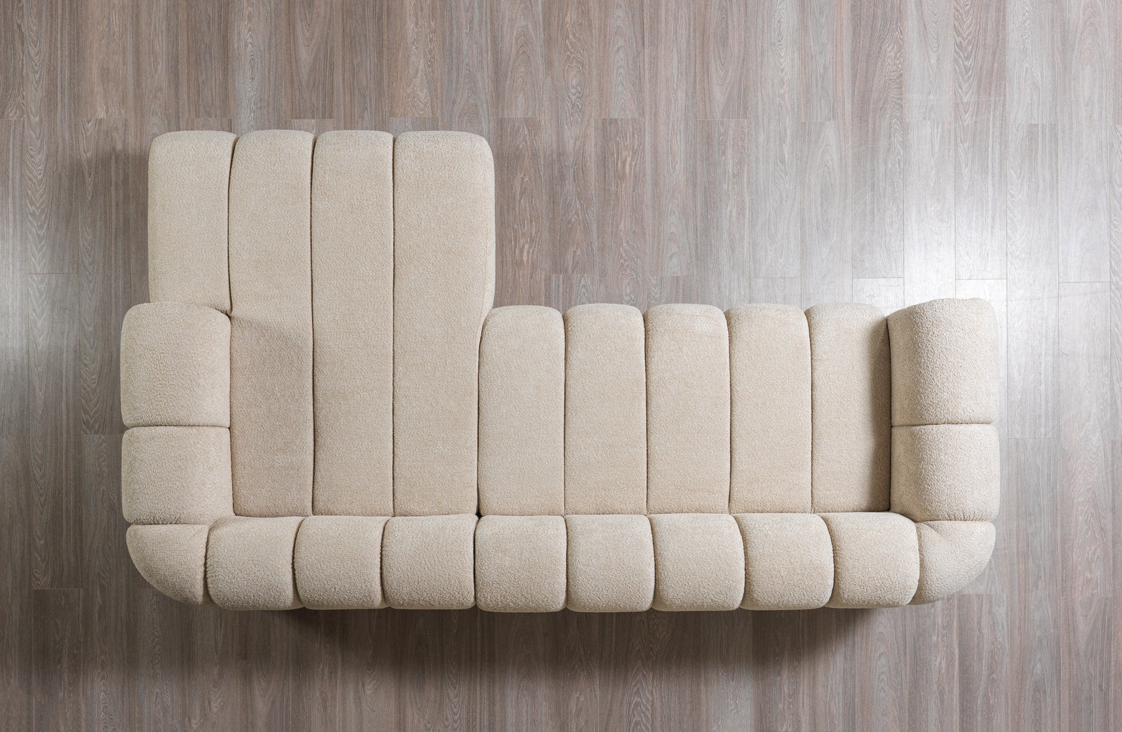 Lis Sand Boucle 115" Sectional