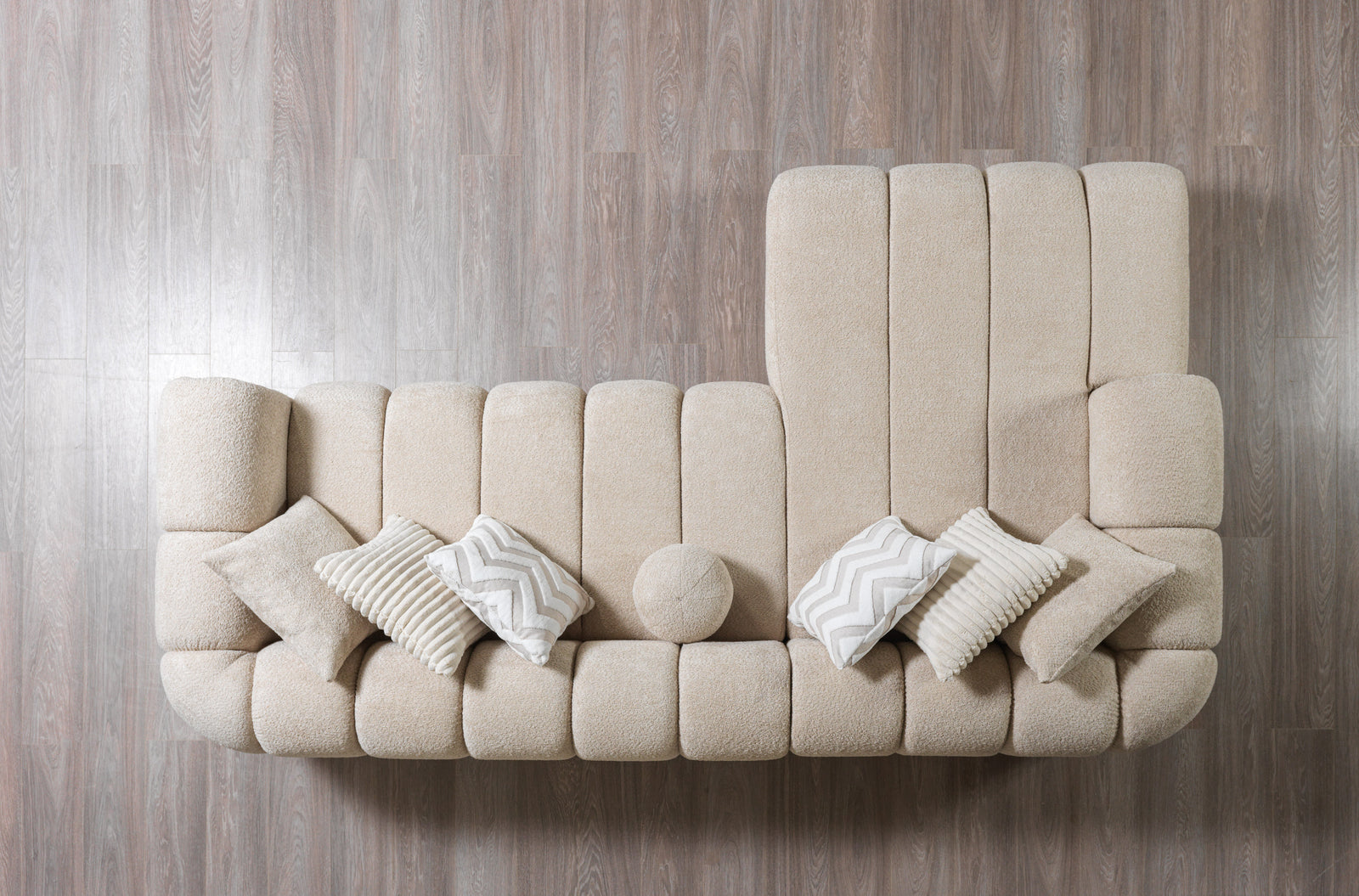 Lis Sand Boucle 115" Sectional